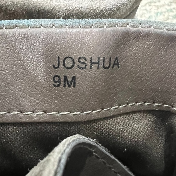 Tahari Gray Joshua Suede Block Heel Ankle Booties Size 9 Women’s - Picture 4 of 10